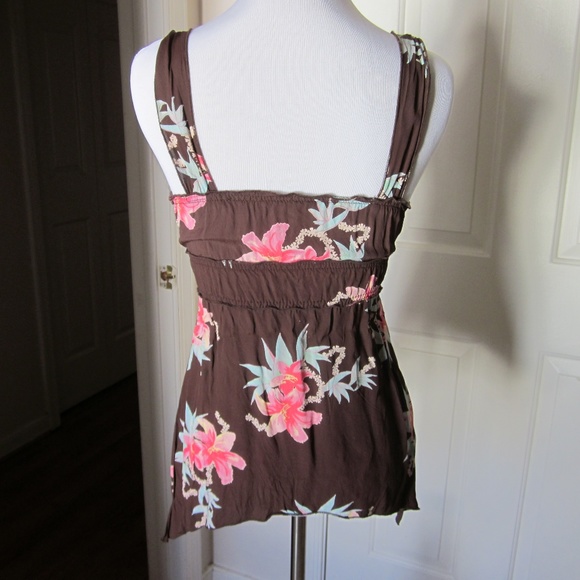 Lucy Love Hibiscus Flower Handkerchief V-Neck Tank (XS) - Picture 5 of 5